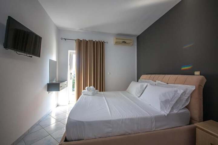 Room 15 of 74