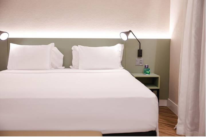 Room 20 of 143