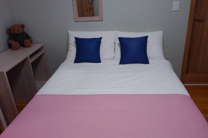 Room 33 of 44