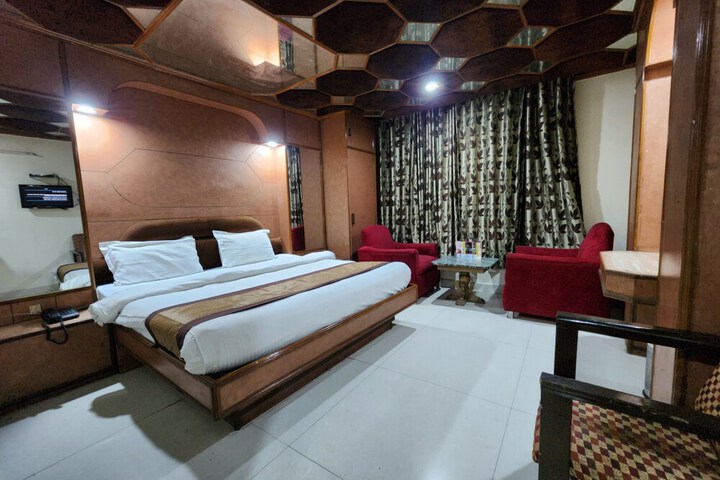 Room 8 of 41