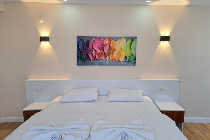 Room 6 of 151
