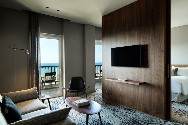 Room 43 of 128