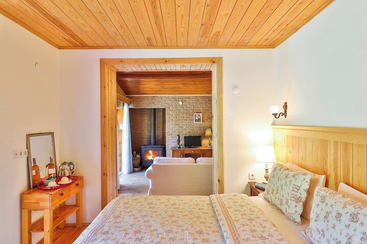Room 40 of 74