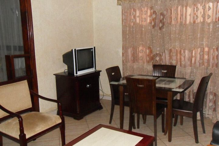Room 11 of 27
