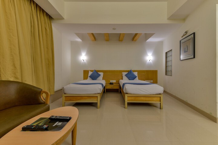 Room 9 of 19