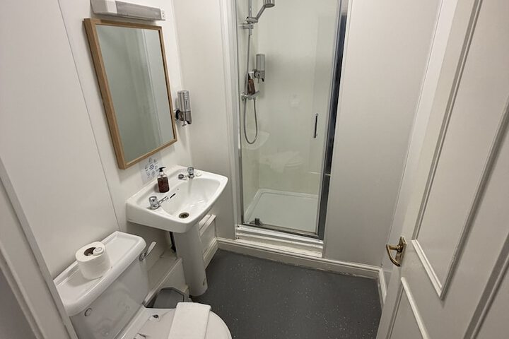 Room 11 of 19
