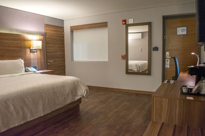 Room 18 of 61