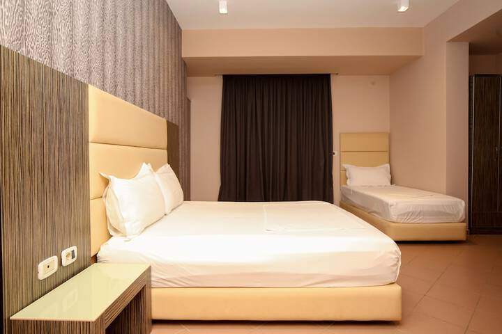 Room 41 of 218