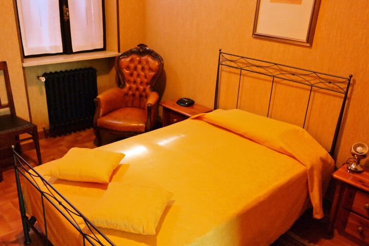 Room 18 of 22
