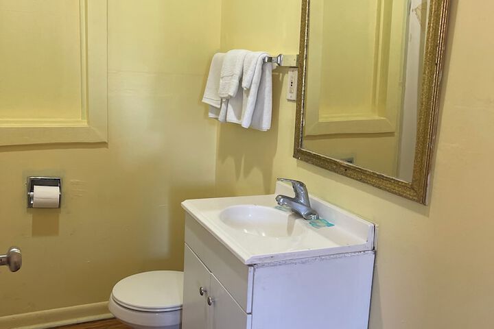 Room 7 of 13