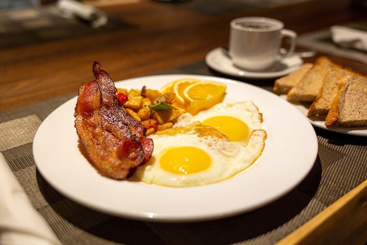 Breakfast/Coffee Service 90 of 168