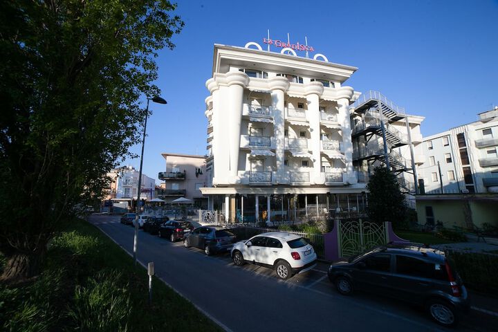 Hotel 33 of 34