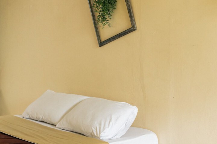Room 3 of 20