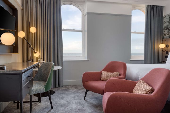 Room 51 of 182