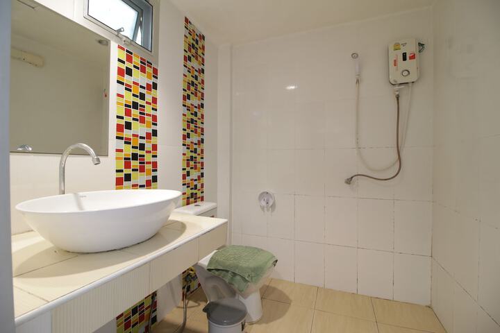 Room 14 of 28