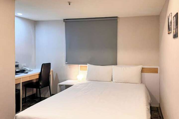 Room 38 of 60