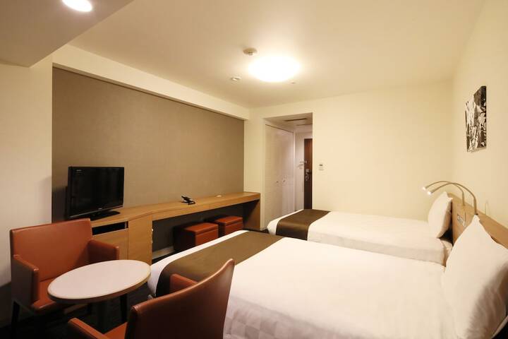 Room 20 of 93