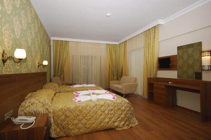 Room 6 of 44