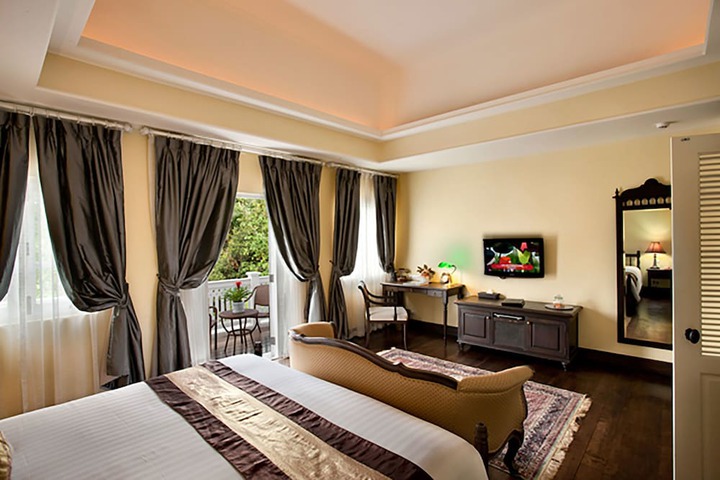 Room 10 of 72