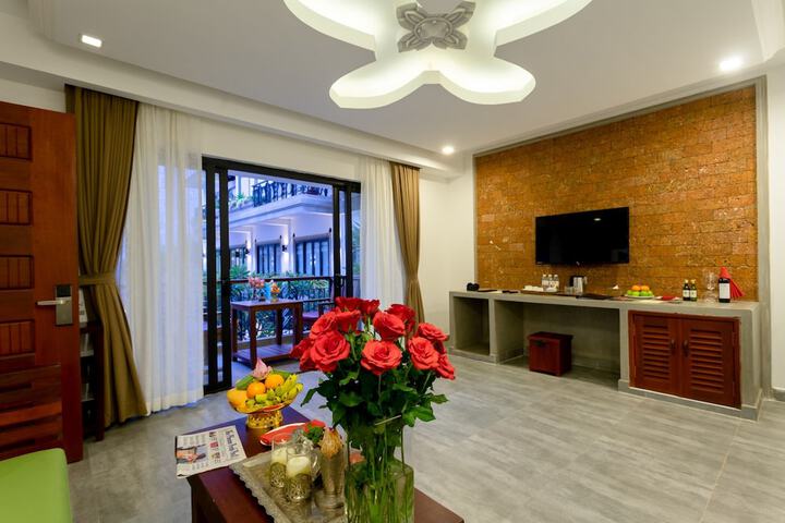 Room 43 of 85