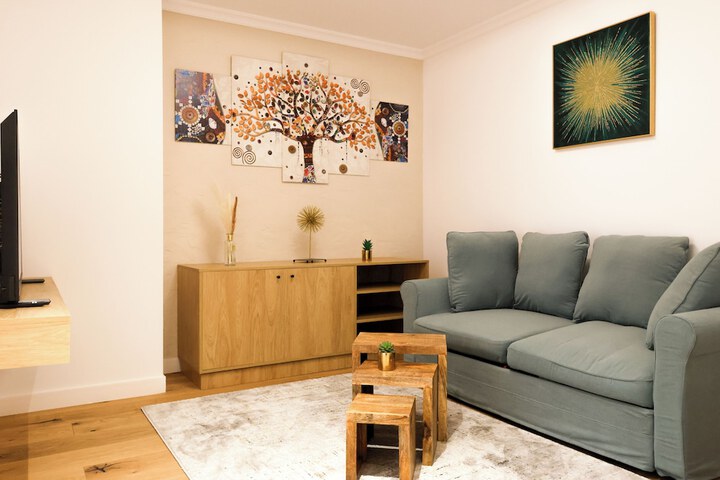 Room 4 of 99