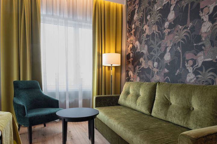 Room 44 of 96
