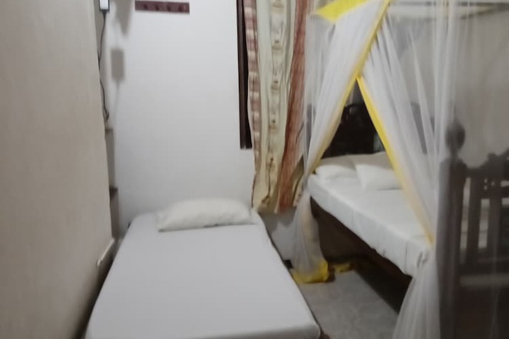 Room 4 of 39