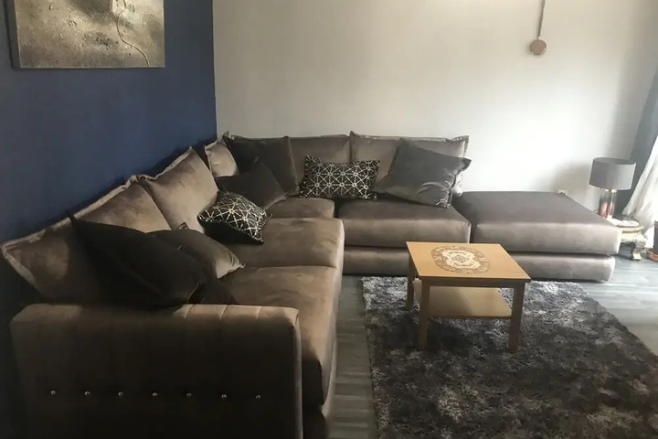 Room 6 of 11