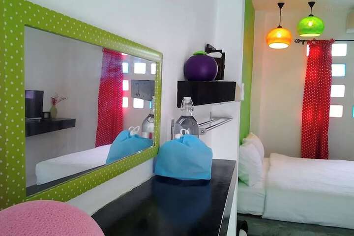 Room 14 of 76