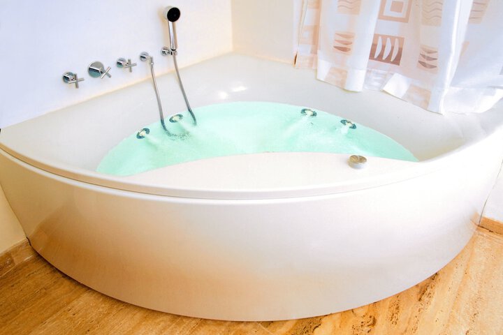 Hot Tub 27 of 52