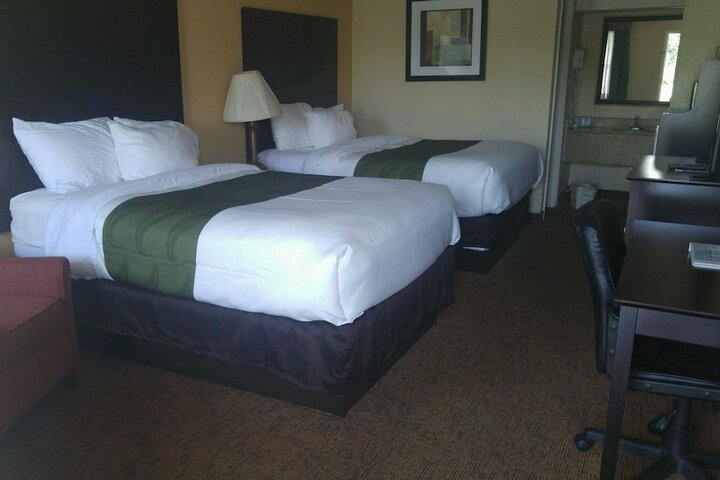 2 Double Beds (5 of 17)