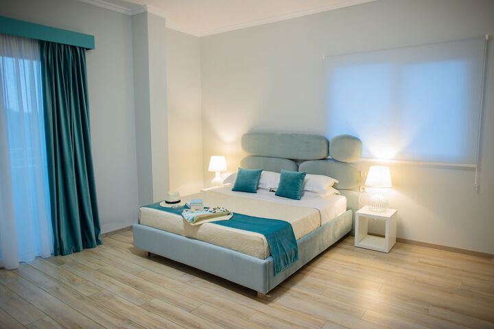 Room 5 of 38
