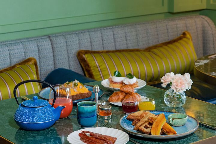 Breakfast/Coffee Service 44 of 55