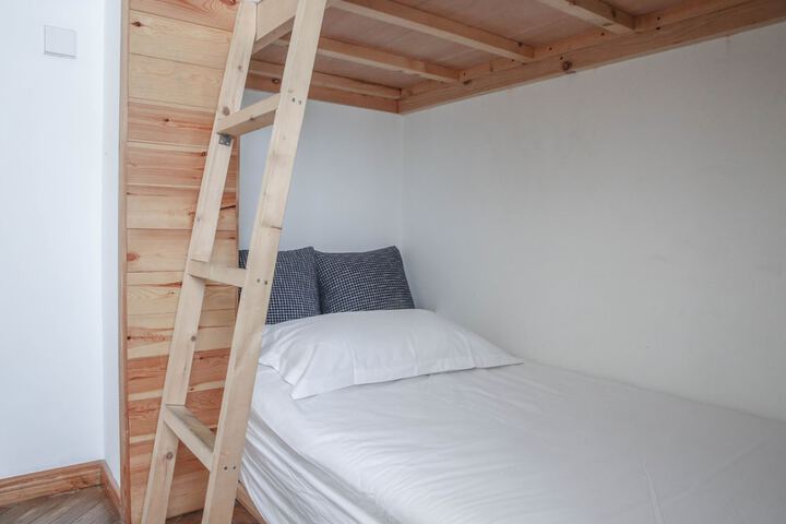 Room 13 of 29