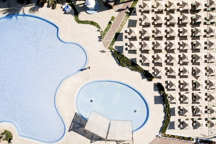 Pool 32 of 132