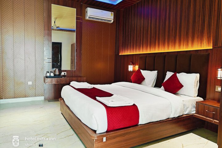 Room 4 of 7