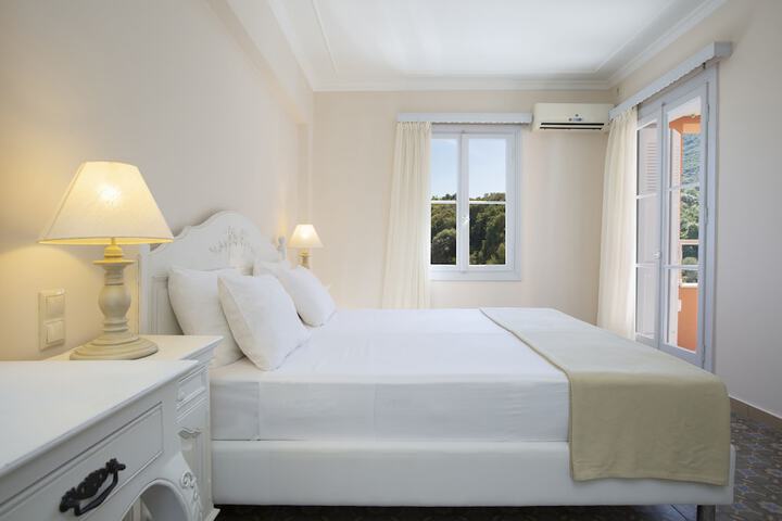 Room 28 of 238