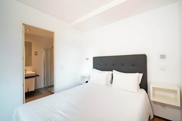 Room 17 of 38