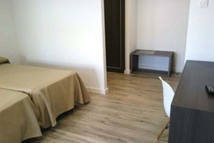 Room 21 of 48
