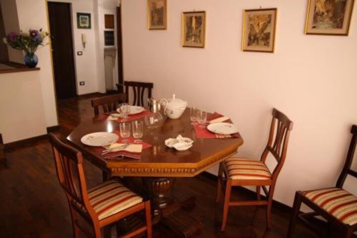Dining 10 of 11