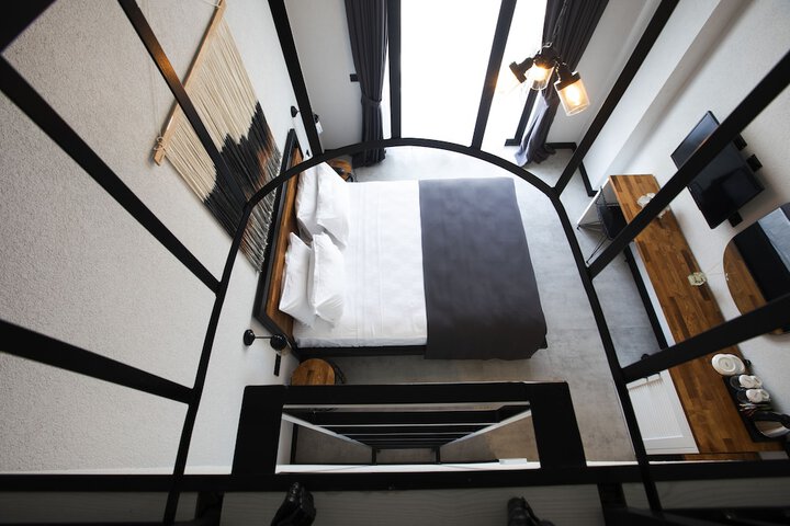 Room 15 of 201