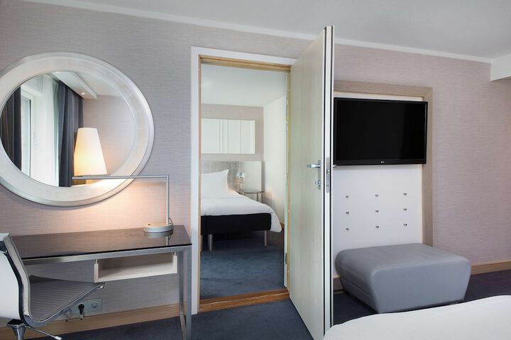 Room 3 of 34