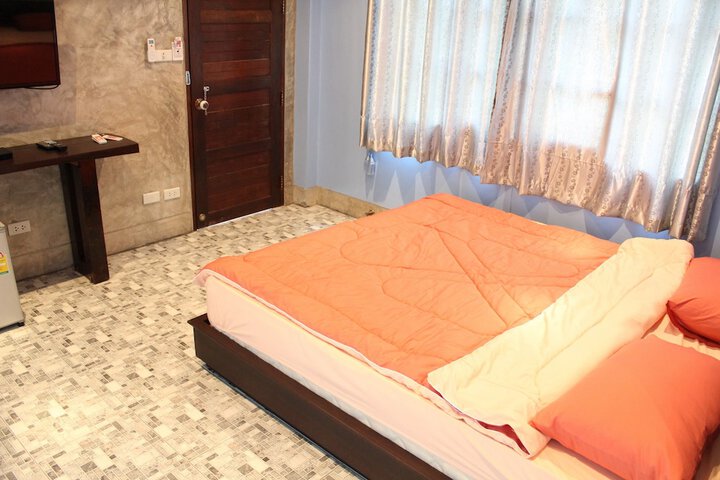Room 5 of 19