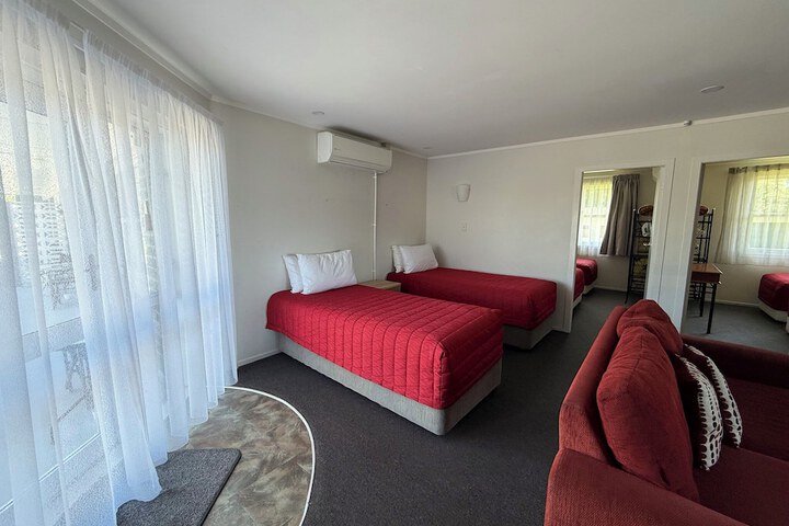 Room 51 of 92