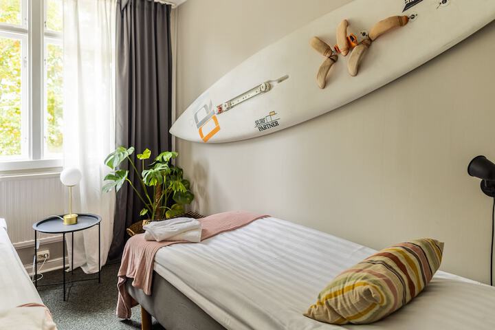Room 4 of 37