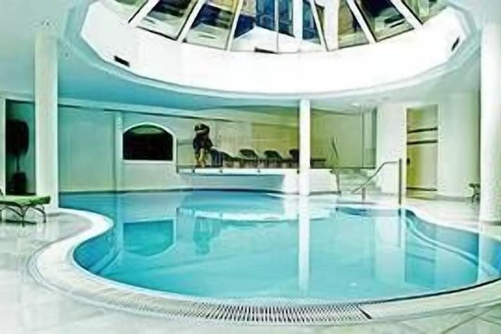 Pool 17 of 24