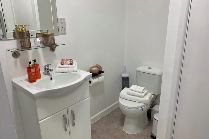 Room 8 of 75