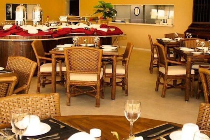 Dining 50 of 76