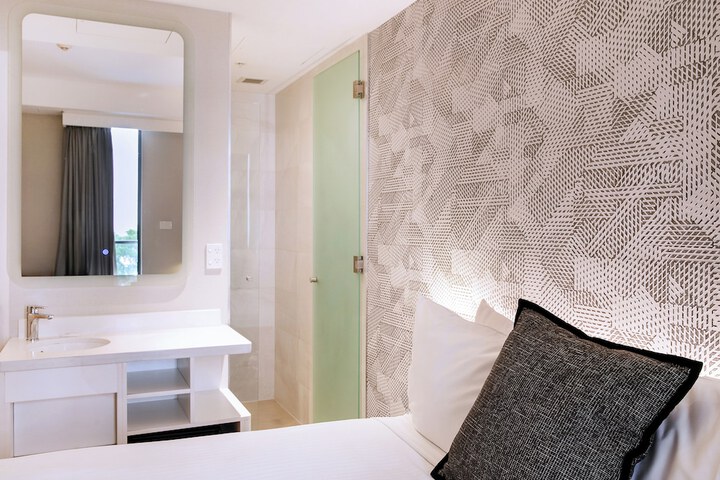 Room 42 of 81
