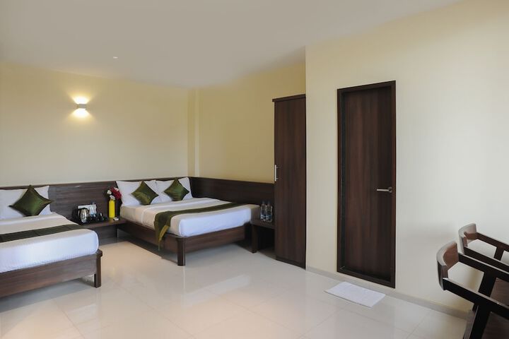 Room 9 of 26